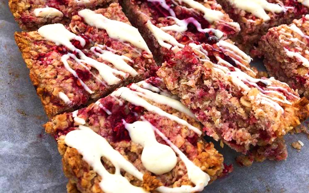 JO'S RASPBERRY, COCONUT & WHITE CHOCOLATE FLAPJACKS